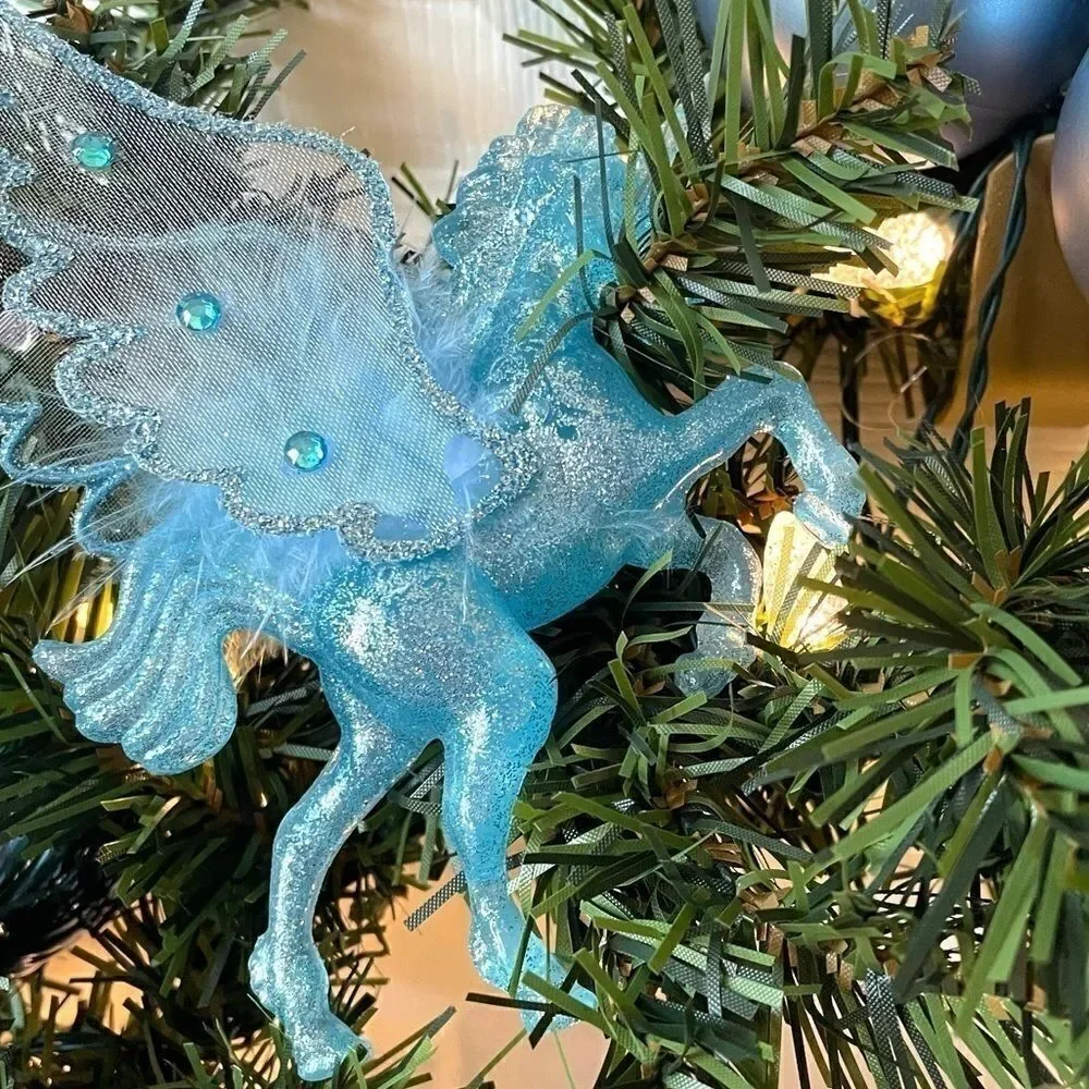 BLUE WREATH UNICORN & ELEPHANT PRE-LIT CORDLESS WREATH